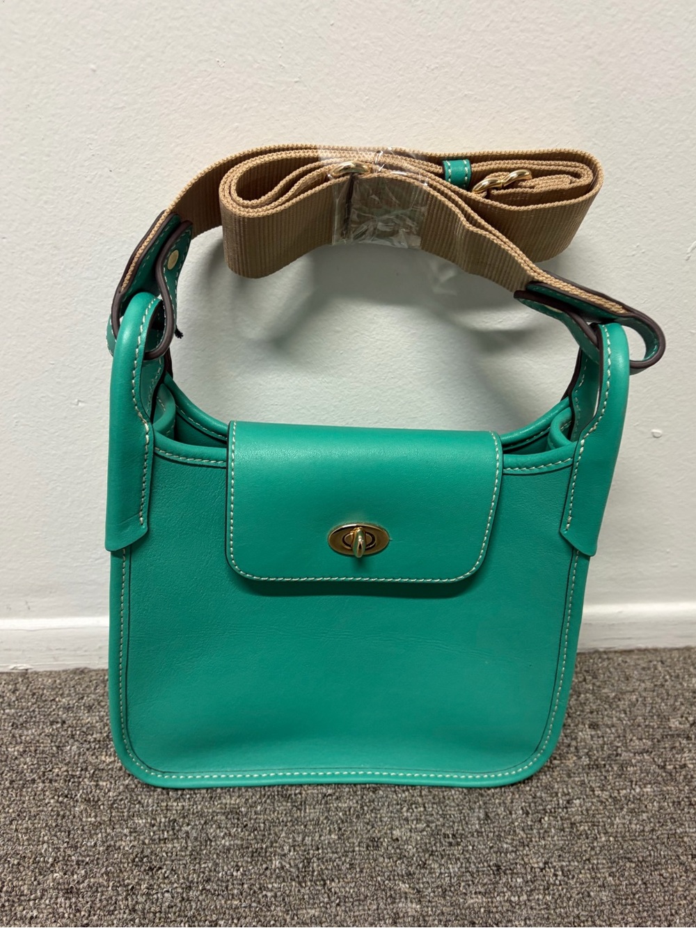 NEW Dooney & Bourke Messenger 25